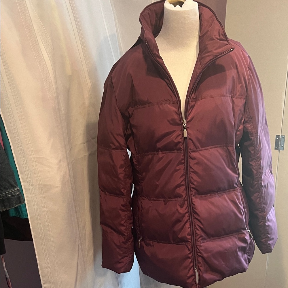 Stylish Burgundy Puffer Jacket for Women